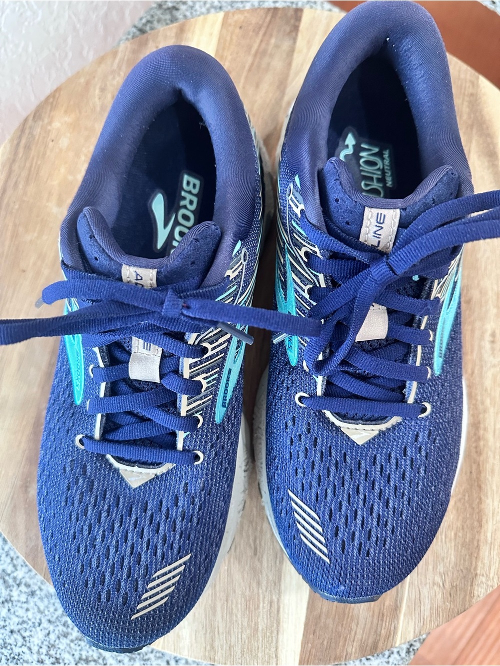 Brooks Adrenaline GTS 19 Women's Running Shoe Sz 7 - Picture 2 of 9